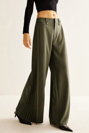 Side Pleated Wide-Leg Pants