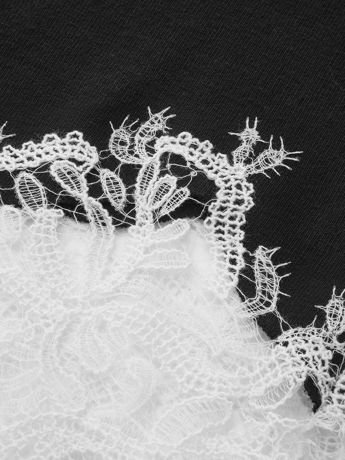 Keyhole Neck Lace Hem Tank Top - Image 5