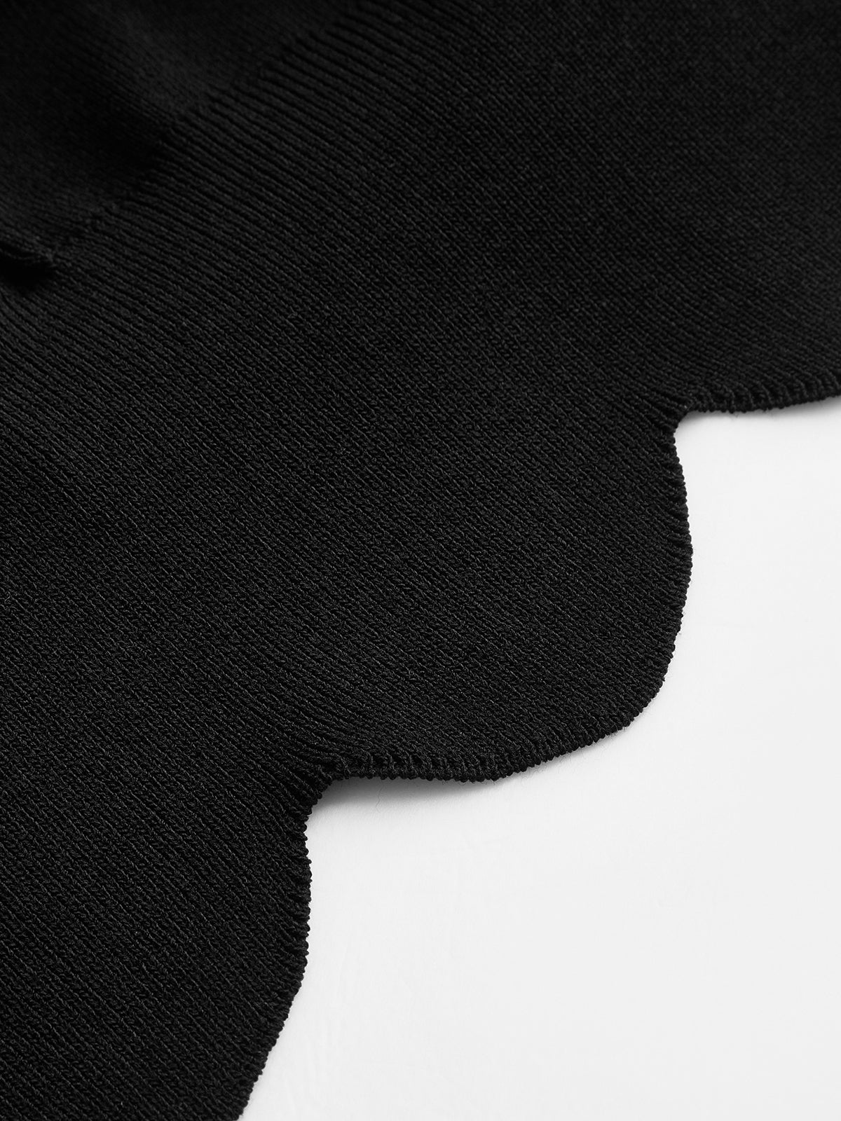 V-Neck Scalloped Hem Knit Top - Image 4