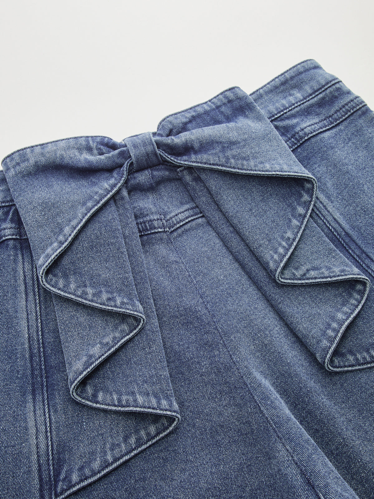 Bow Back High-Waist Wide-Leg Jeans - Image 4